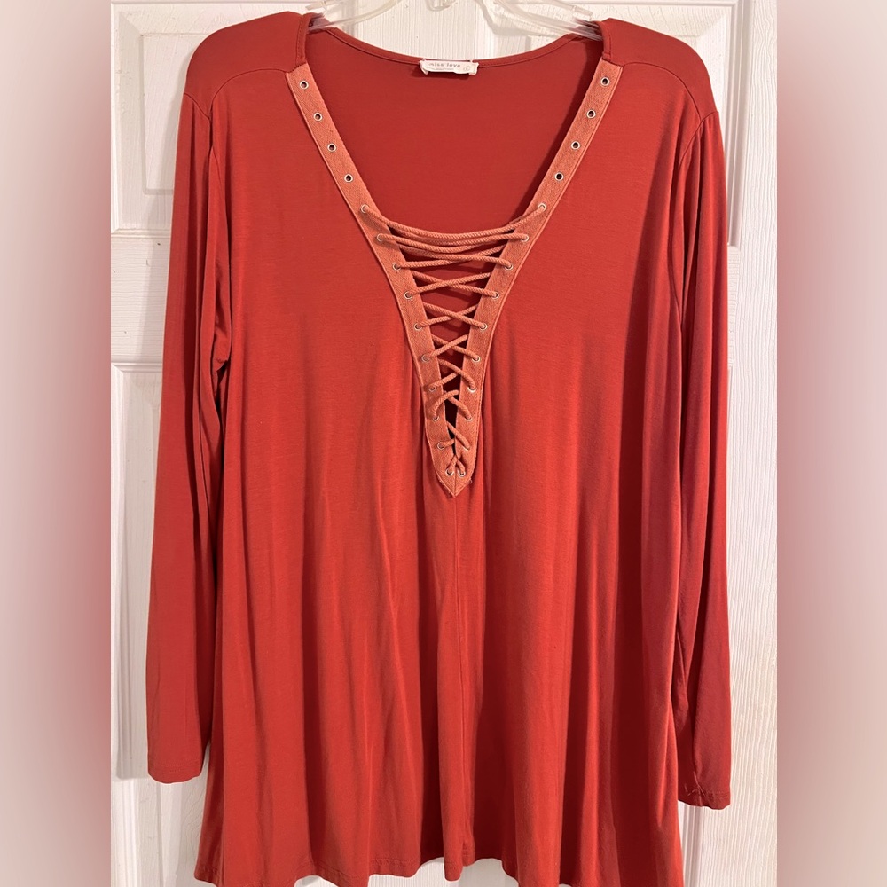 Lace up tee